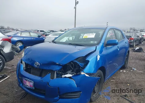 2010 Toyota Matrix z USA, uszkodzony, nr VIN 2T1KU4EE1AC194215